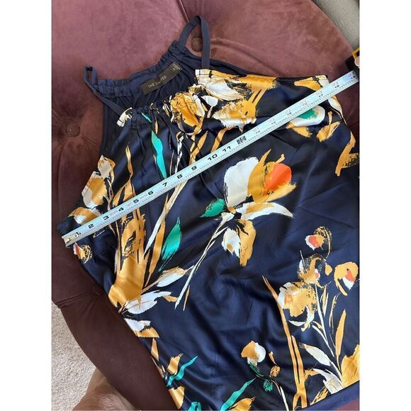 The Limited beautiful halter style top - Picture 5 of 8